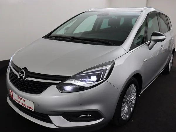 OPEL Zafira (2017) — foto 19 van 26