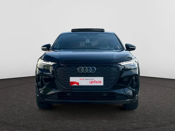 AUDI Q4 Sportback e-tron (2025) — foto 9 van 24