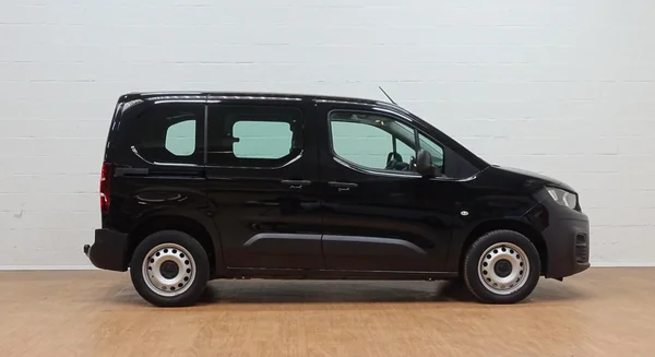 Peugeot Partner (2021) — foto 24 van 25