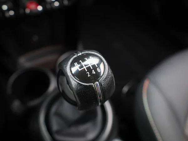 MINI Cooper (2022) — foto 22 van 40