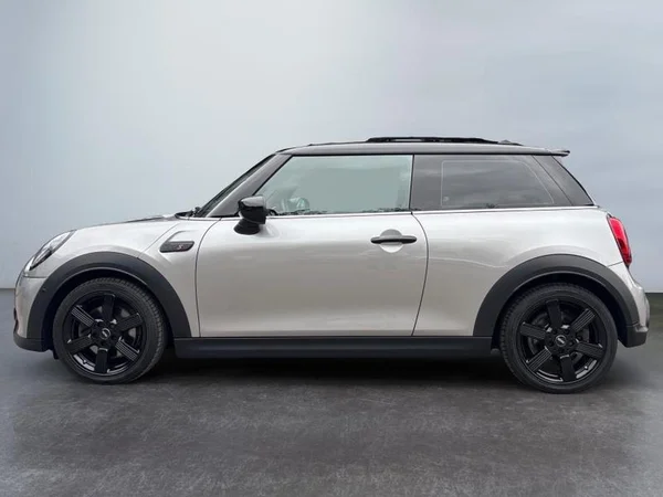 MINI Mini (F56 LCI II) (2023) — foto 29 van 31
