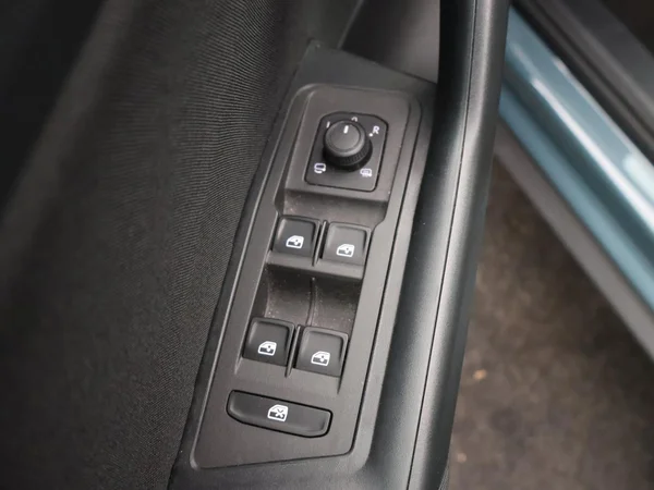 VOLKSWAGEN T-Roc (2023) — foto 13 van 27