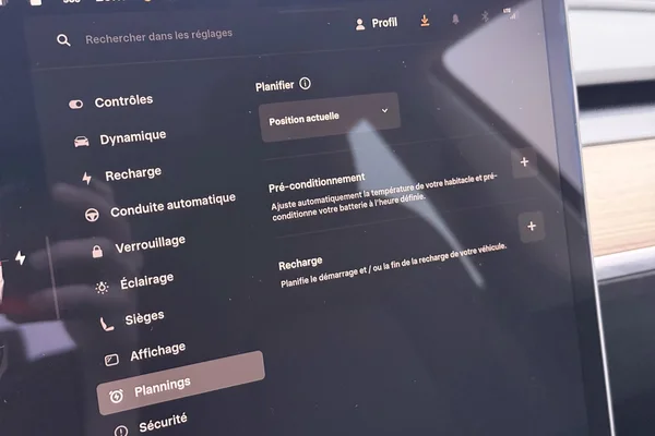 Tesla Model 3 (2023) — foto 13 van 44