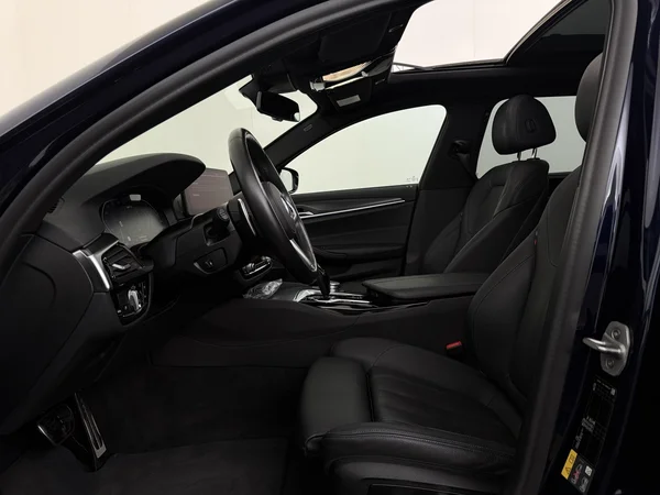 BMW 530 (2021) — foto 2 van 36