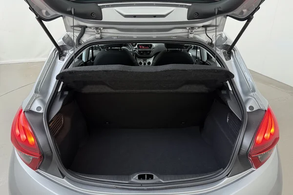 Peugeot 208 (2019) — foto 11 van 15