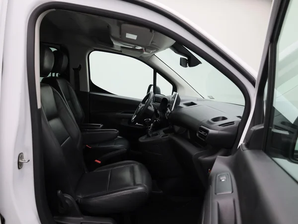 Opel Combo Life (2023) — foto 25 van 38