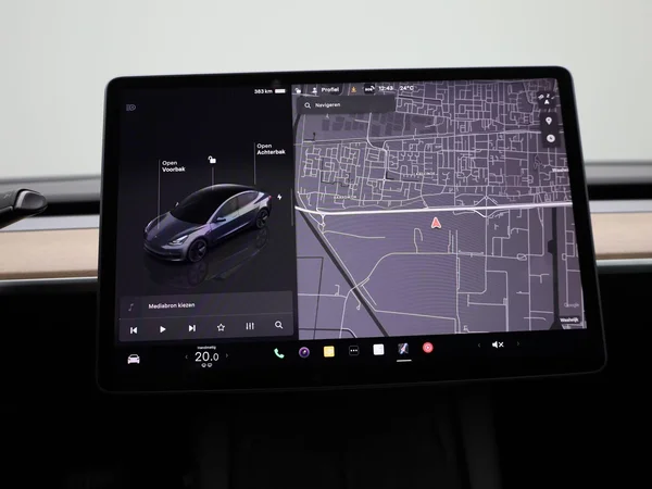 Tesla Model 3 (2022) — foto 7 van 47