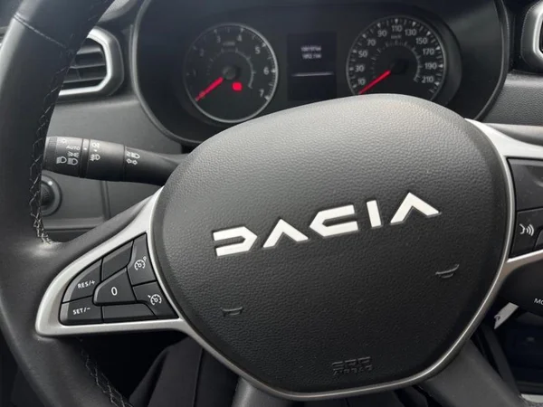 DACIA Duster Dsl (2023) — foto 9 van 21