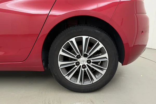 Peugeot 308 (2020) — foto 17 van 20