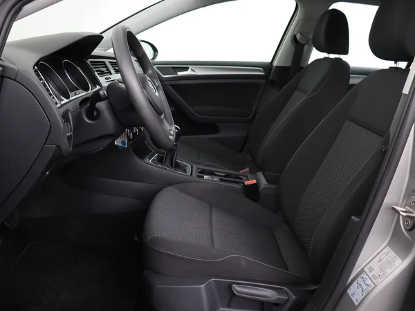 VOLKSWAGEN Golf (2018) — foto 2 van 23
