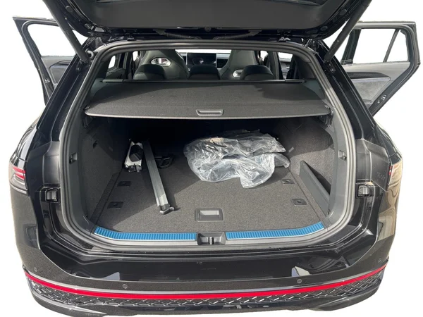 VOLKSWAGEN Passat SW (2025) — foto 9 van 9