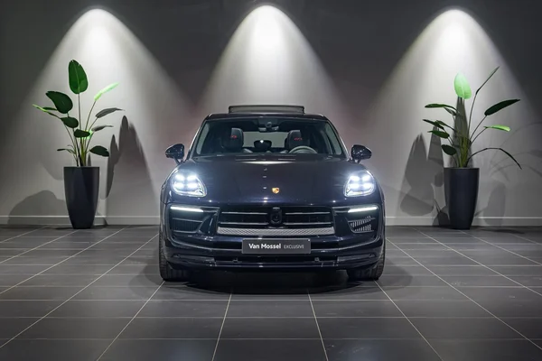 Porsche Macan (2024) — foto 12 van 44