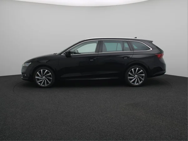 SKODA Octavia Combi PHEV (2024) — foto 6 van 15