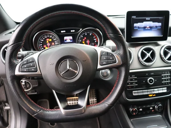 Mercedes-Benz CLA (2019) — foto 4 van 26