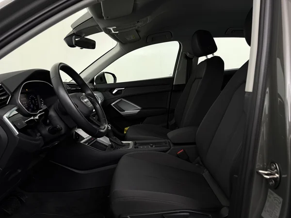 AUDI Q3 (2021) — foto 2 van 29