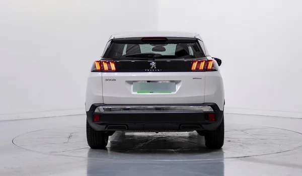Peugeot 3008 PHEV (2023) — foto 34 van 54