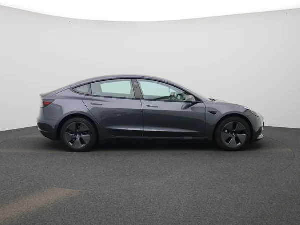 Tesla Model 3 (2022) — foto 44 van 47