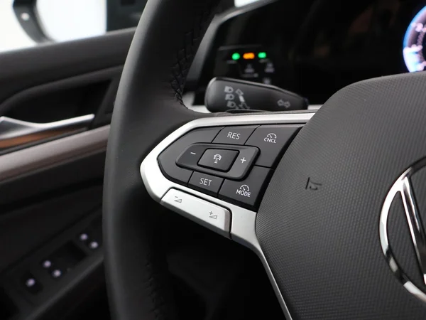 VOLKSWAGEN Golf VIII SW (2026) — foto 6 van 22