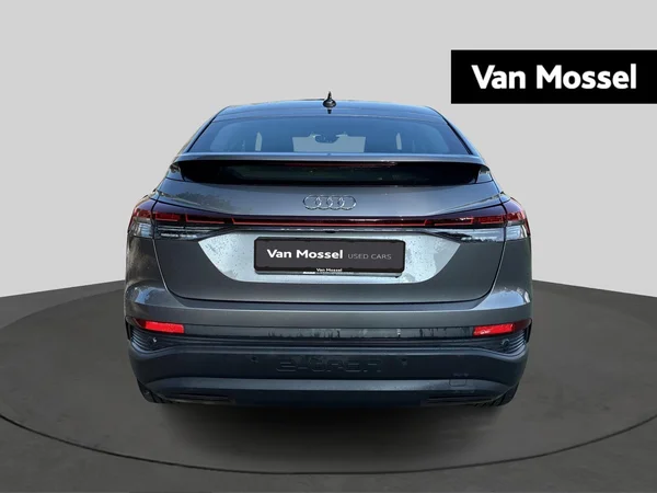 Audi Q4 Sportback e-tron (2025) — foto 12 van 18