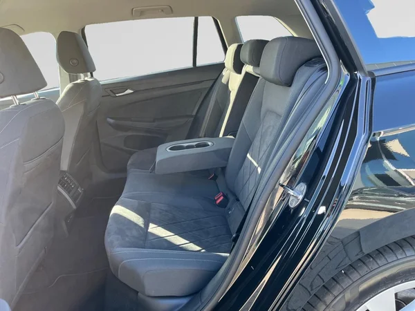 VOLKSWAGEN Golf VIII SW (2024) — foto 19 van 22