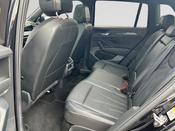 VOLKSWAGEN Tiguan (2024) — foto 11 van 14