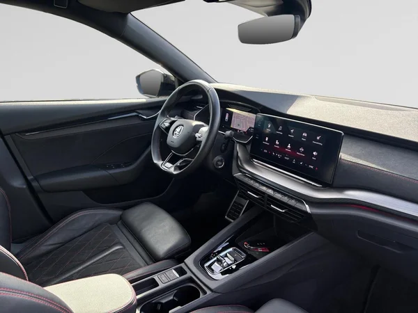 SKODA Octavia Combi RS (2022) — foto 6 van 24