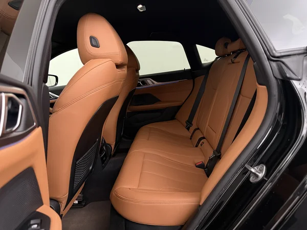 BMW i4 (2023) — foto 5 van 33
