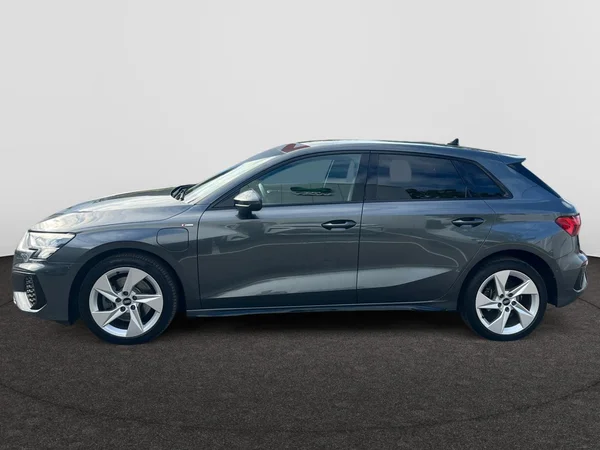 AUDI A3 Sportback PHEV (2022) — foto 12 van 24