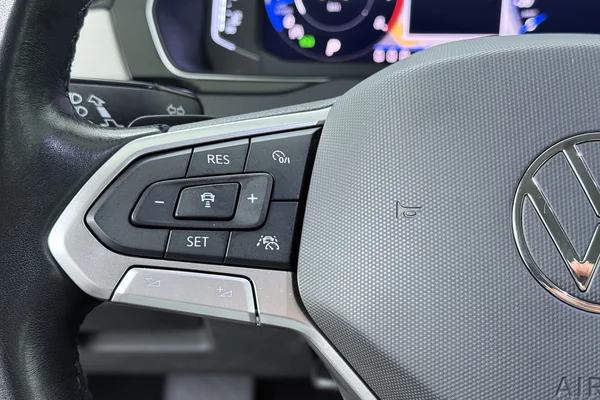 Volkswagen Passat SW (2023) — foto 5 van 23