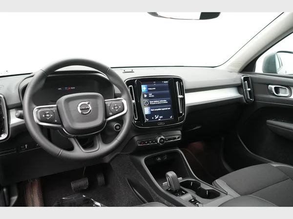VOLVO XC40 (2020) — foto 2 van 25