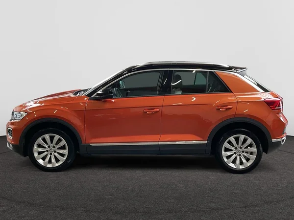 VOLKSWAGEN T-Roc (2019) — foto 12 van 21