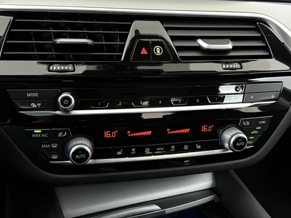 BMW 520 (2022) — foto 18 van 32