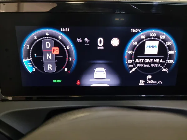 VOLKSWAGEN Tiguan (2025) — foto 7 van 23