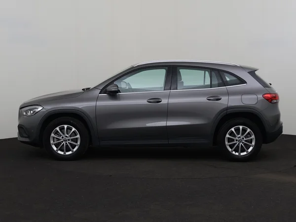 MERCEDES GLA 250 (2022) — foto 12 van 31