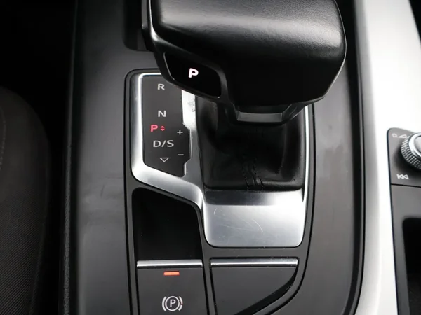Audi A4 (2022) — foto 4 van 26