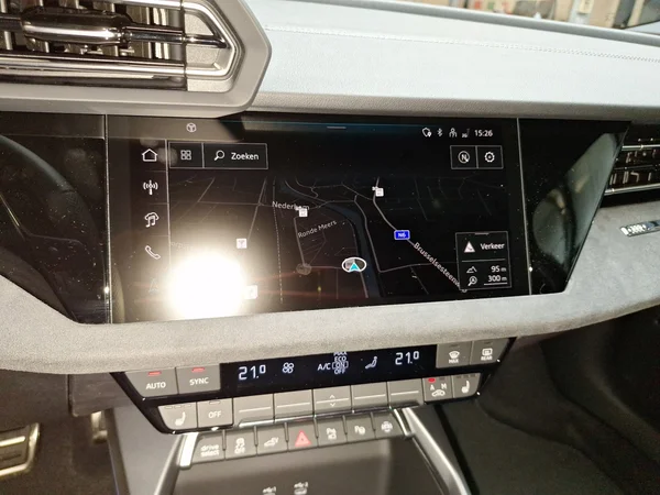 AUDI A3 Sportback PHEV (2025) — foto 13 van 24