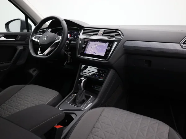 VOLKSWAGEN Tiguan (2022) — foto 15 van 21