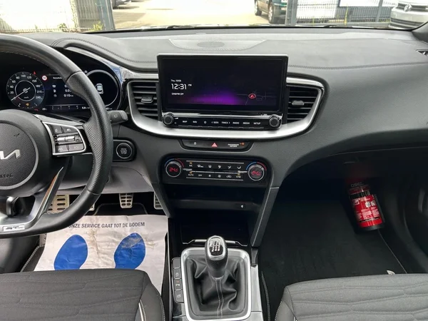KIA XCeed (2024) — foto 6 van 30