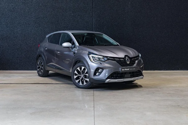 Renault Captur (2023) — foto 23 van 30