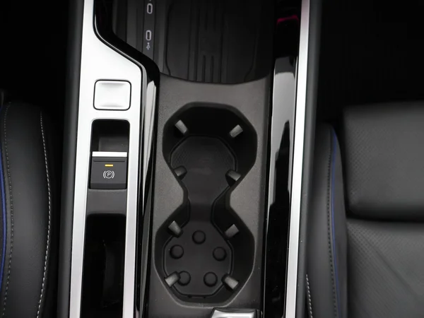 VOLKSWAGEN Passat SW (2024) — foto 19 van 31