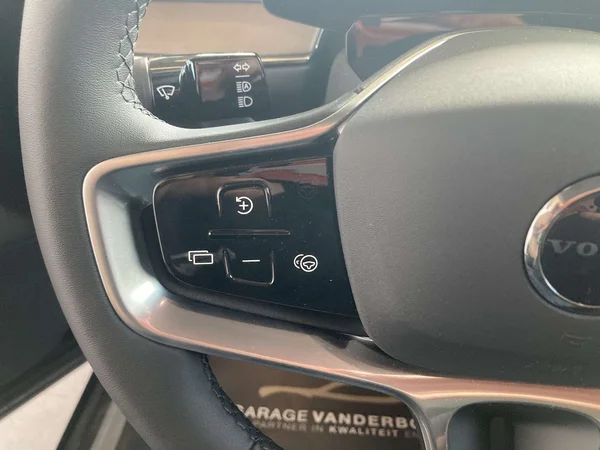 Volvo ES90 — foto 8 van 19