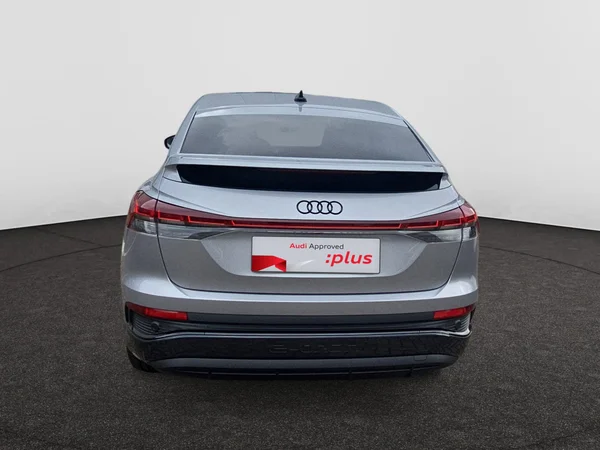 AUDI Q4 Sportback e-tron (2025) — foto 20 van 24