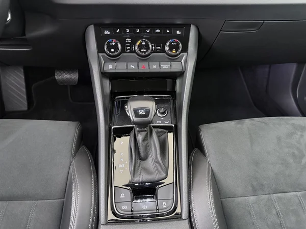 SKODA Karoq (2022) — foto 4 van 27