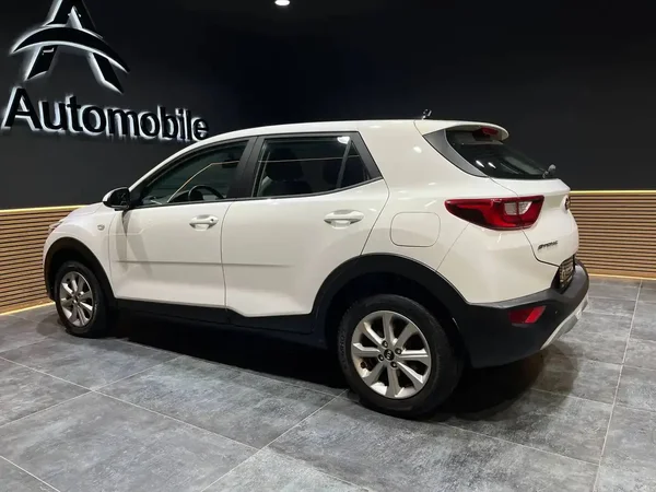 Kia Stonic (2020) — foto 7 van 19
