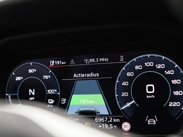 Audi Q4 Sportback e-tron (2023) — foto 16 van 44
