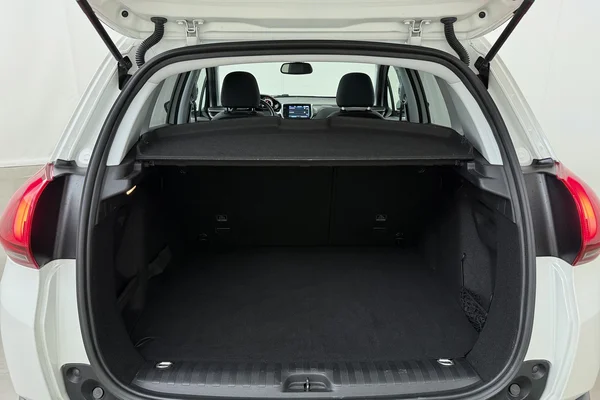Peugeot 2008 (2019) — foto 20 van 24