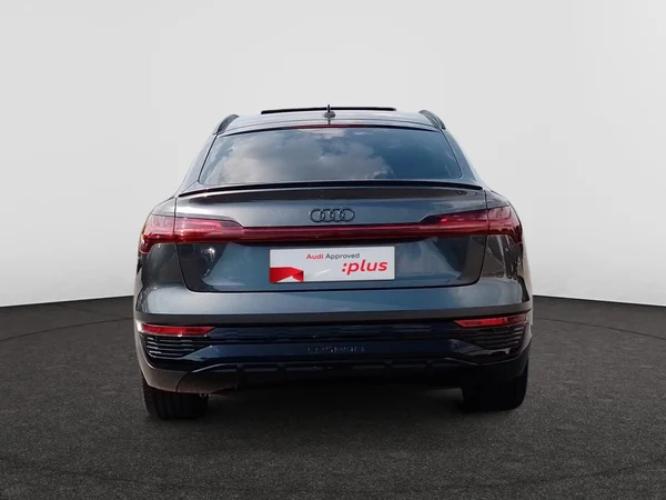 AUDI Q8 e-tron Sportback (2024) — foto 18 van 23