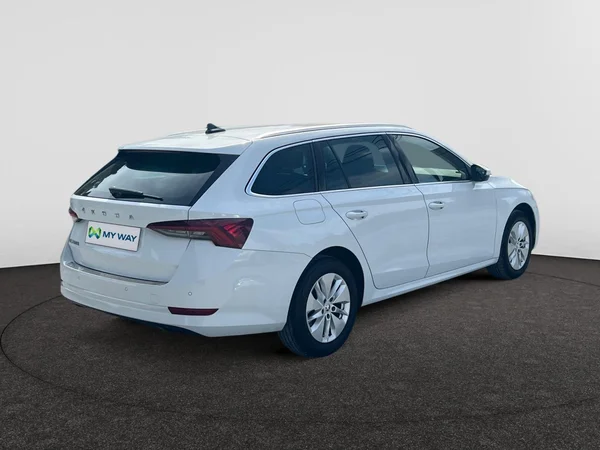 SKODA Octavia Combi Dsl (2023) — foto 11 van 18