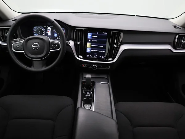 Volvo V60 (2022) — foto 3 van 44
