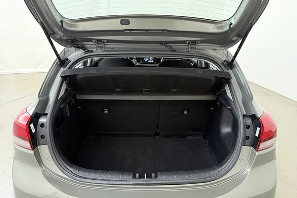 Kia Rio (2019) — foto 17 van 21